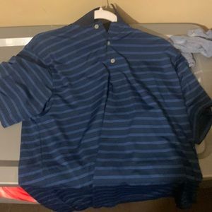 Good shirt never worn it’s soft in the inside